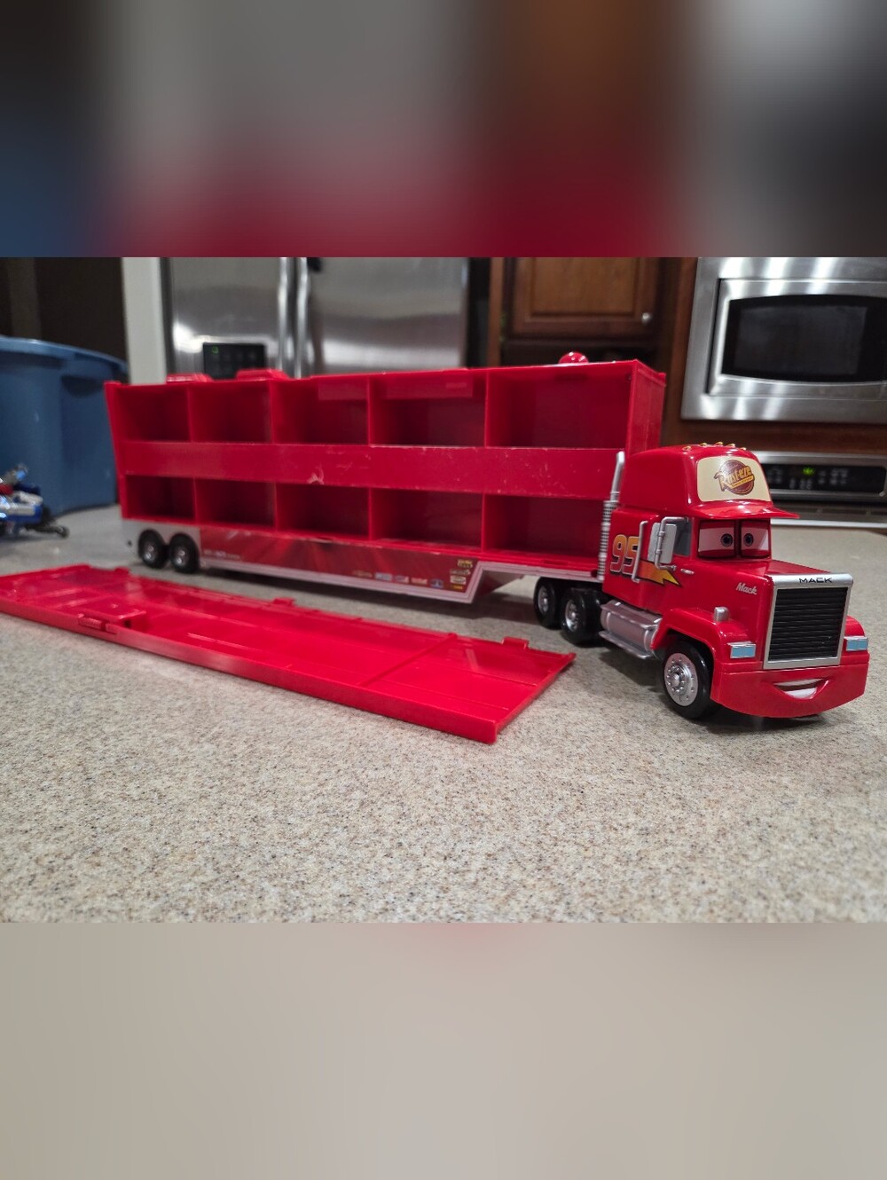 Disney Pixar Cars Large 24" Talking Mack Hauler Storage Carry Case holds 20 cars